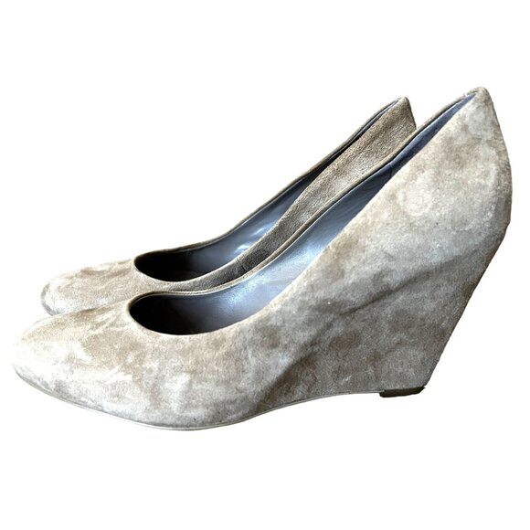 Via Neroli Sz 9 Suede Leather Beige Wedge Heels with Round Closed Toe with 4 inc - Picture 1 of 7